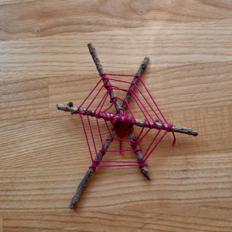 Přečtete si více ze článku Vyrob pavučinu